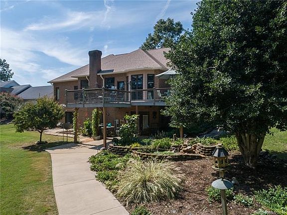 3rd image of 4063 Plantation Dr