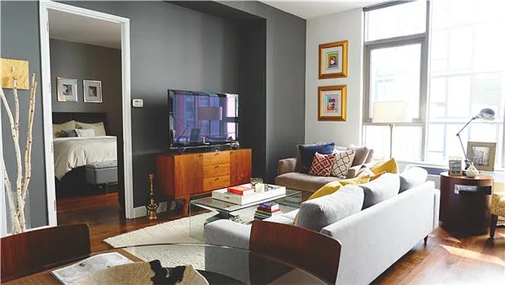 Sold by R New York | media 20