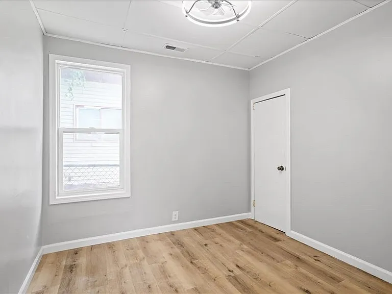 123 W Valley St — Photo 8
