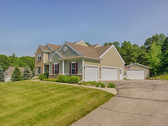 3rd image of 7296 Hickory Trl NE
