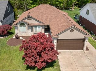 28301 Katie Rd, Chesterfield, MI 48047