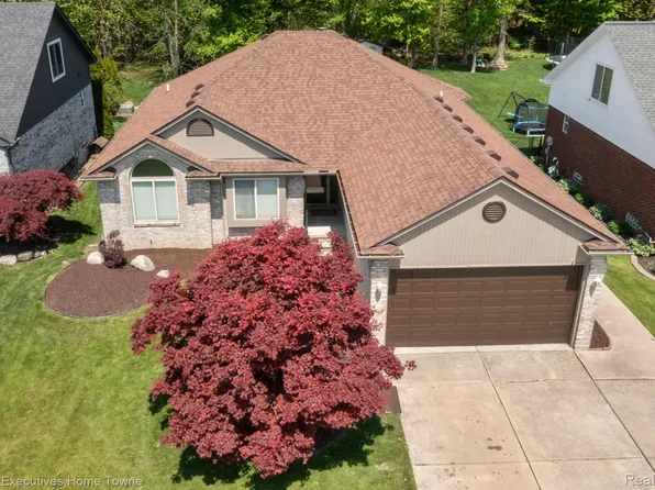 28301 Katie Rd, Chesterfield, MI 48047