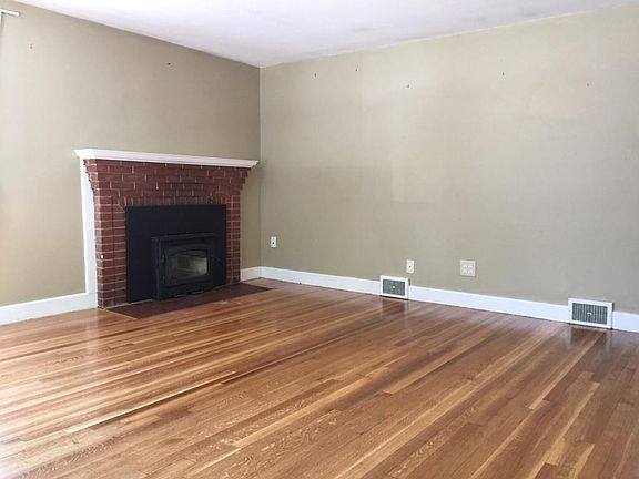 2nd image of 107 Dysart St #0