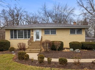 23W046 Armitage Ave, Glen Ellyn, IL 60137