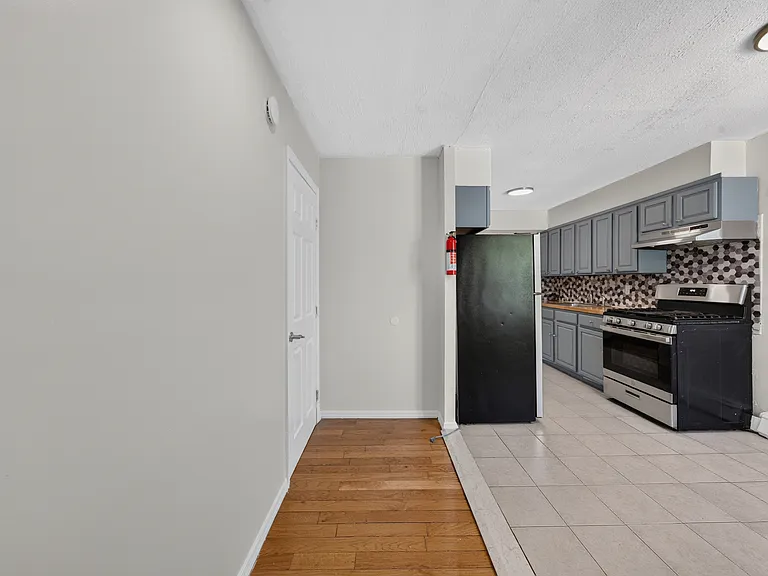1510 Beach 12th St #2 — Photo 8