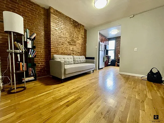 Rented by R New York | media 54