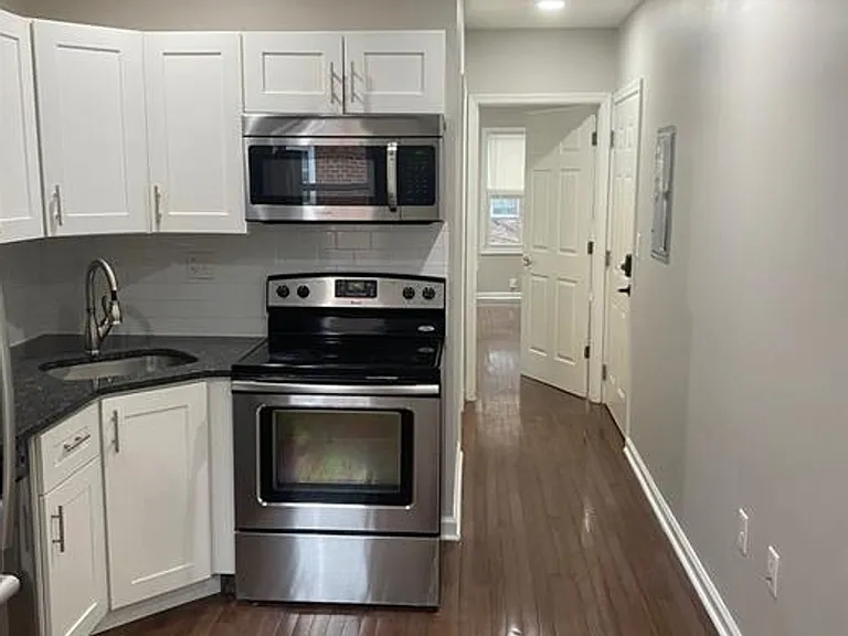 1435 Cambridge St — Photo 1