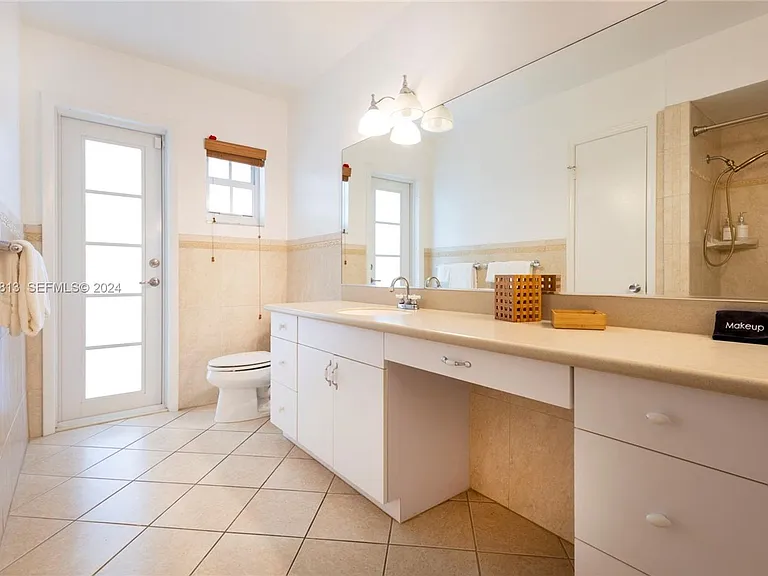 10130 SW 70th Ave — Photo 21