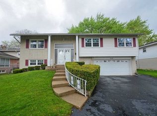 340 Jon Ct, Des Plaines, IL 60016