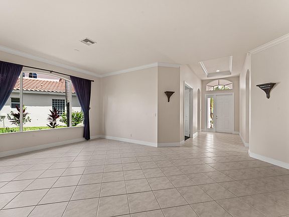 5th image of 879 SW Pebble Lane