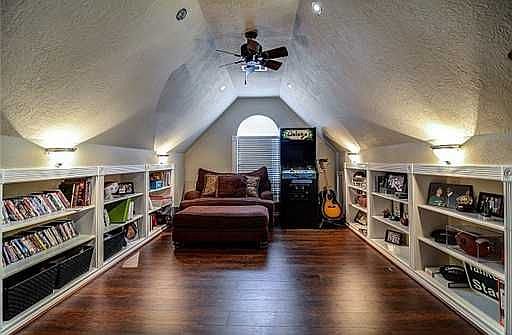 4th image of 5303 Bloomsbury Way
