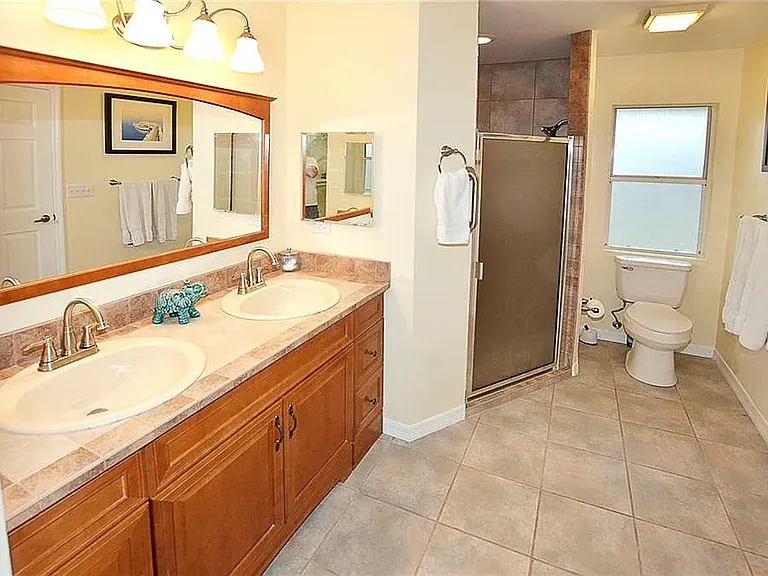 745 38th Ct — Photo 9