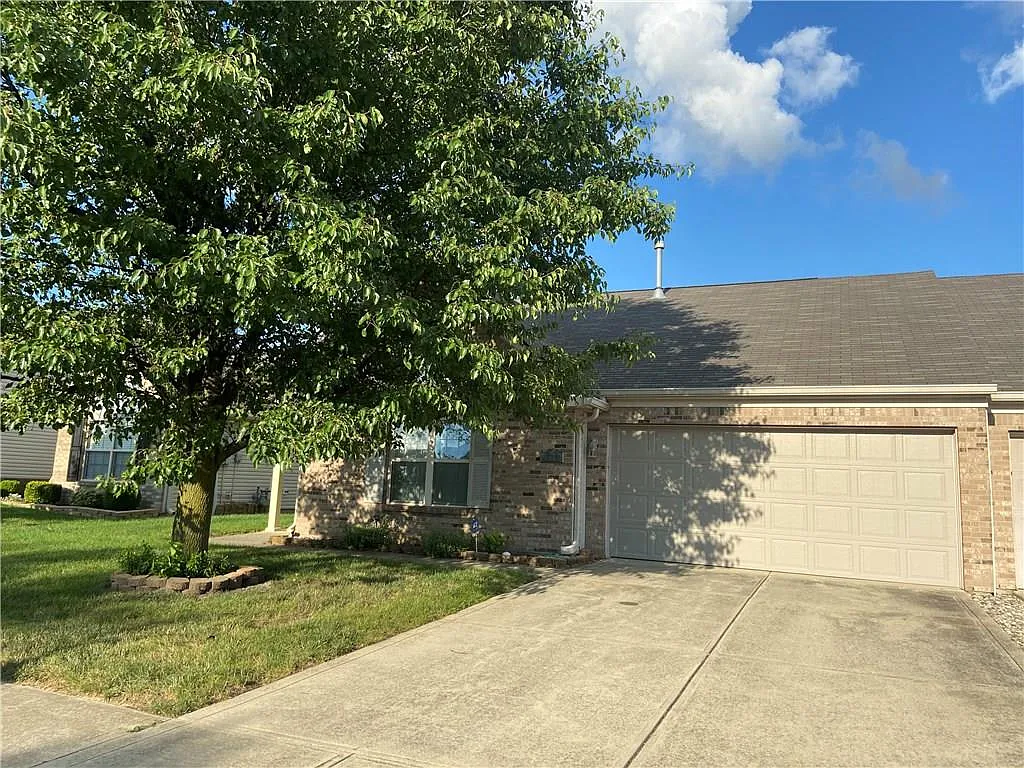 1213 Blue Bird Dr photo 1