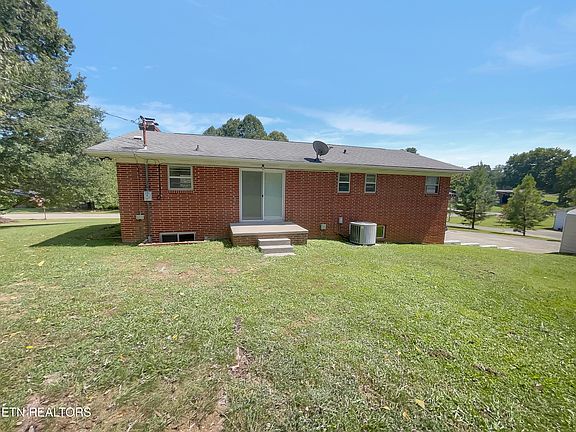 5th image of 111 Fowler Dr