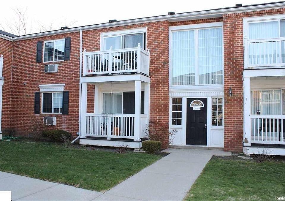 1st image of 2440-D Parmenter Blvd #212