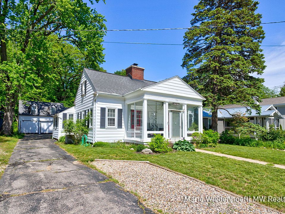 1st image of 722 Lake St