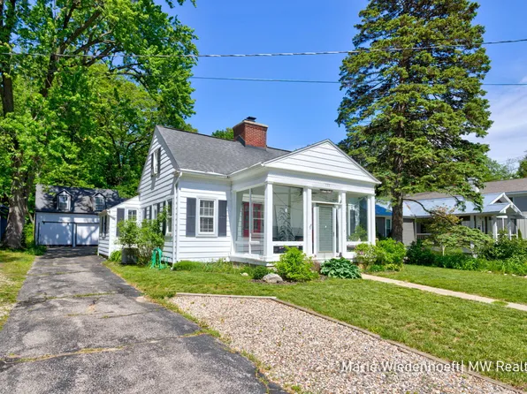722 Lake St, Saugatuck, MI 49453