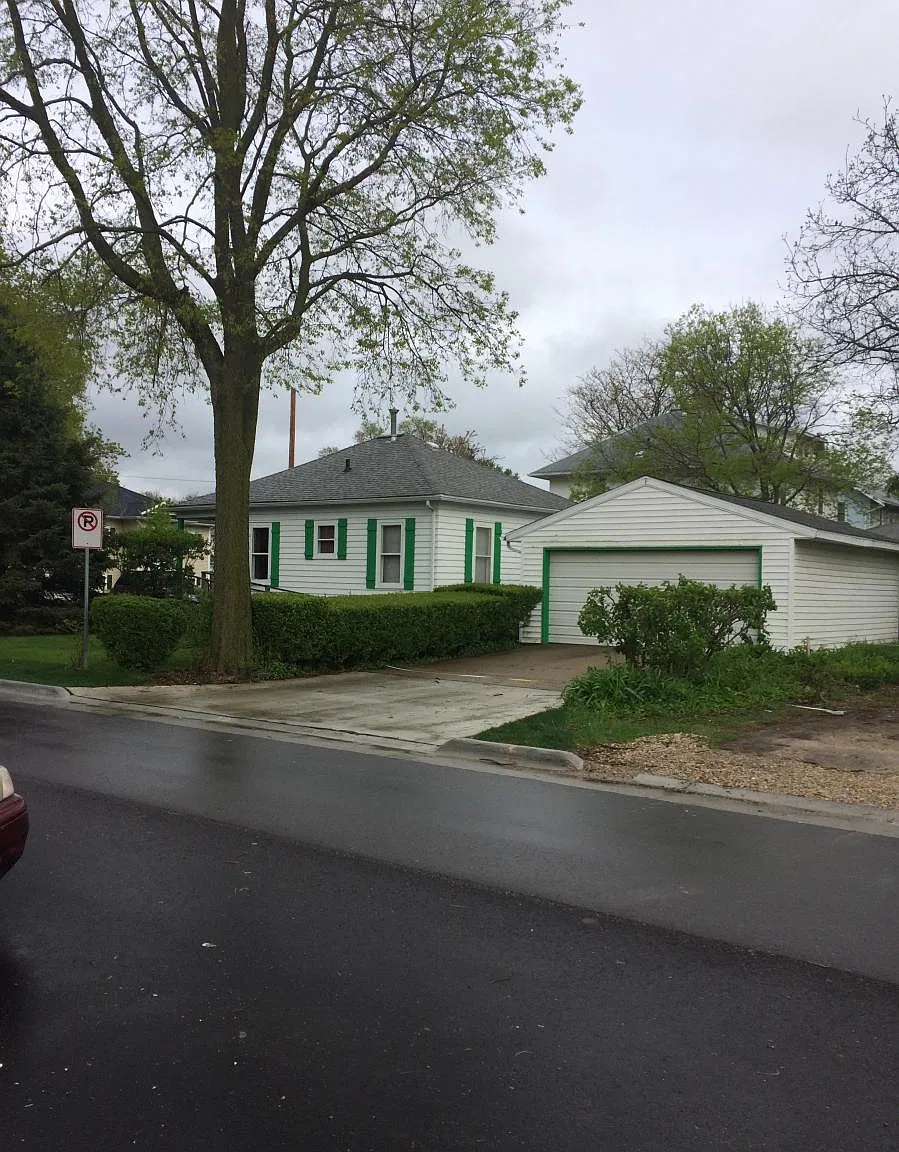 3 bed, $1,290 — Photo 1