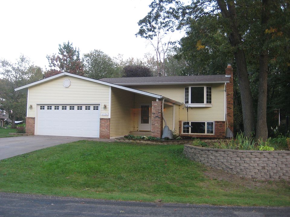 1st image of 4124 Wildwood Dr NE
