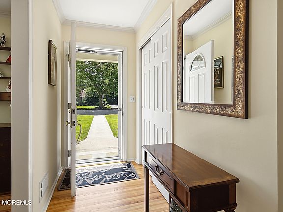 5th image of 2147 Redwood Drive