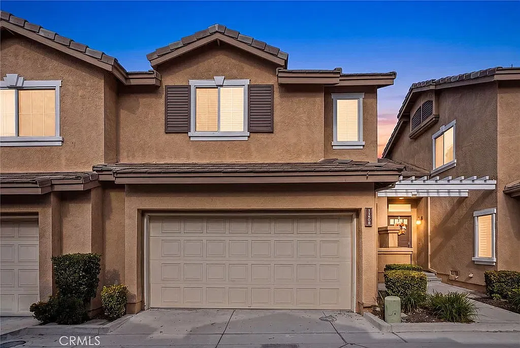 3 bed, 1248 sqft, $3,649 — Photo 1