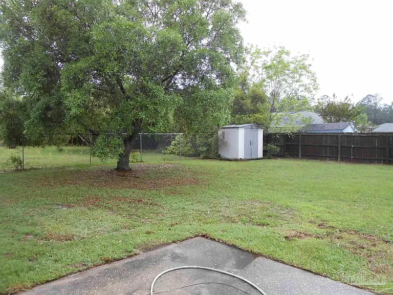 1921 Merlin Rd — Photo 17