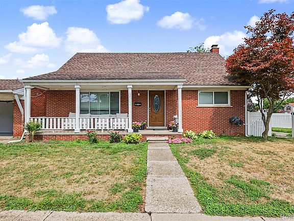 2nd image of 22722 Cobb St