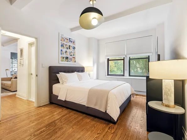 242 East 19th Street image 5 of 7