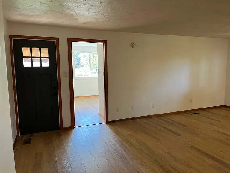 9515 N Ivanhoe Rd — Photo 7
