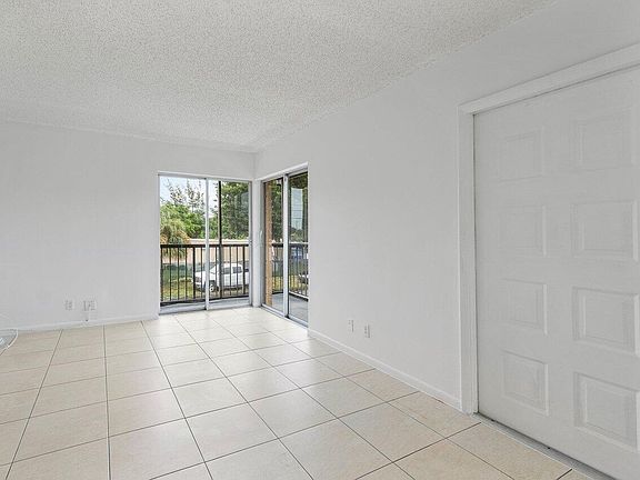2nd image of 1805 Fairview Villas Dr APT 4