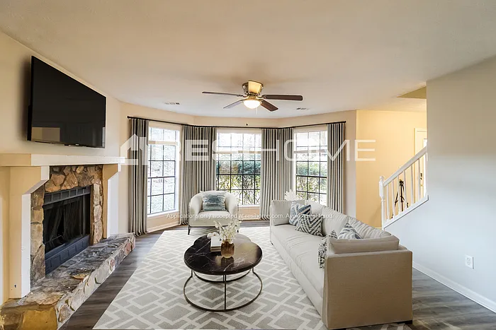 915 Mainstreet Lake Dr — Photo 5