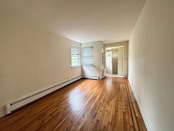 5th image of 1018 Swinton Ave Floor 1
