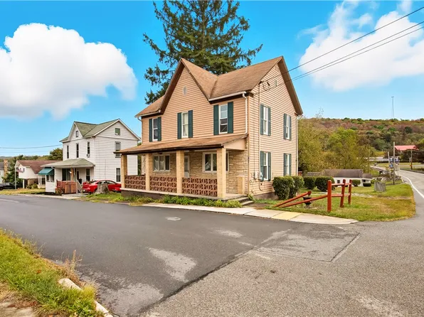 160 Church St, Hooversville, PA 15936
