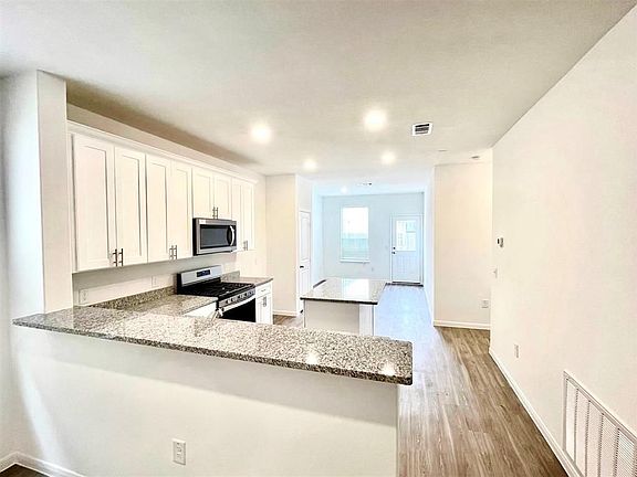 5th image of 22627 Bolanzo Ln
