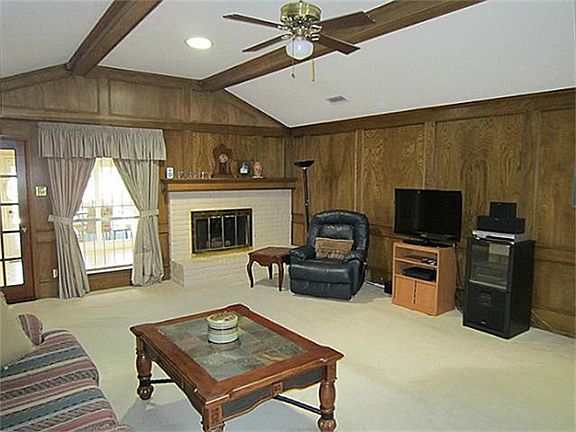 3rd image of 627 Wentworth Dr