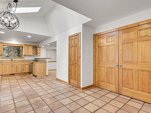 3rd image of 28192 Shadow Mountain Dr