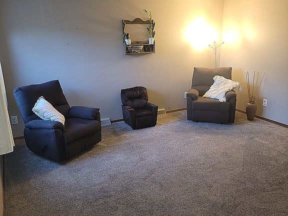 3rd image of 1118 Bratton Ave