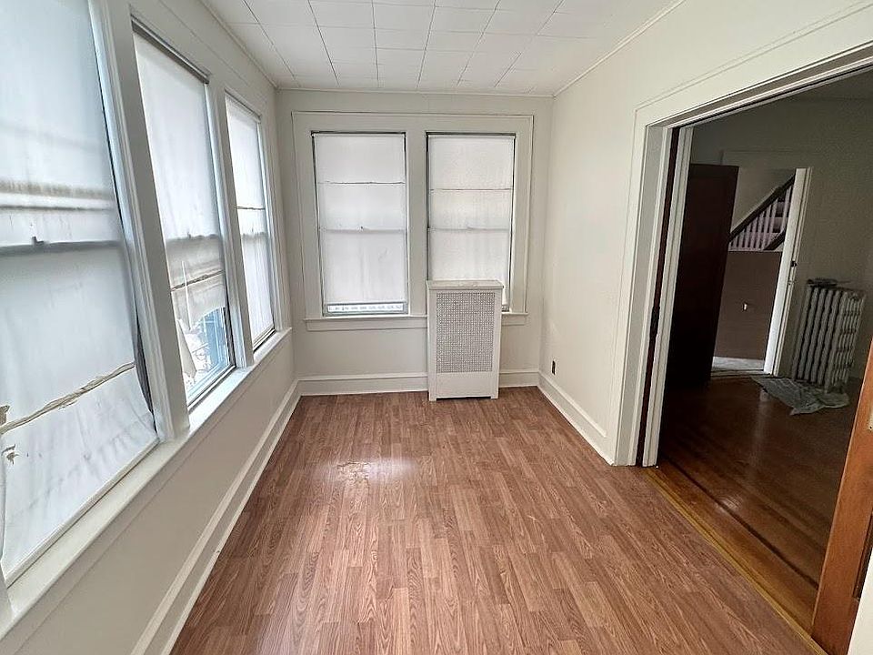 1st image of 196-15A 119th Ave