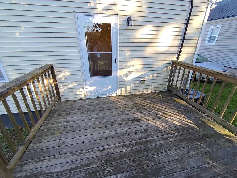 748 Russell St — Photo 19