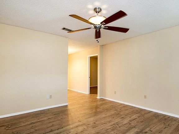 5th image of 737 Brook Meadow Ln