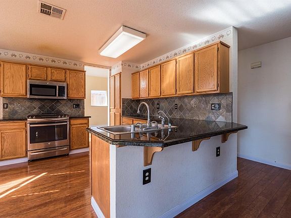 3rd image of 4828 Devereaux Way