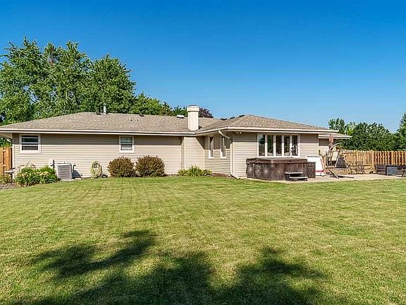 4th image of 3853 Thistledown Ct