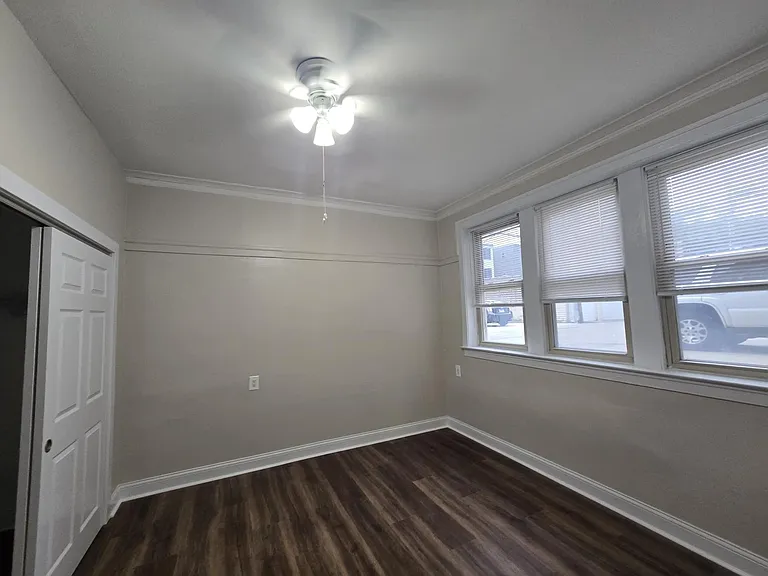 1961 W Foster Ave #G — Photo 2