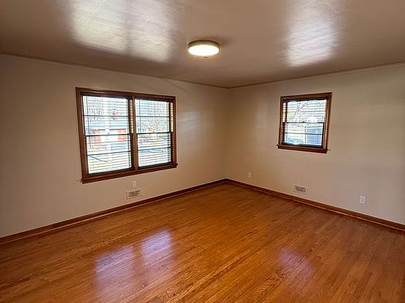 2nd image of 1125 Roselawn Way
