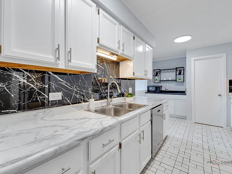 1551 Ashland Ave #306 — Photo 8