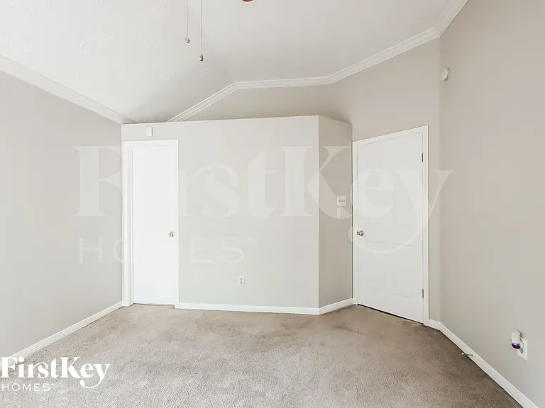 4030 Meadowgold Ln — Photo 8