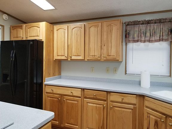 3rd image of 312 Arapaho Trl
