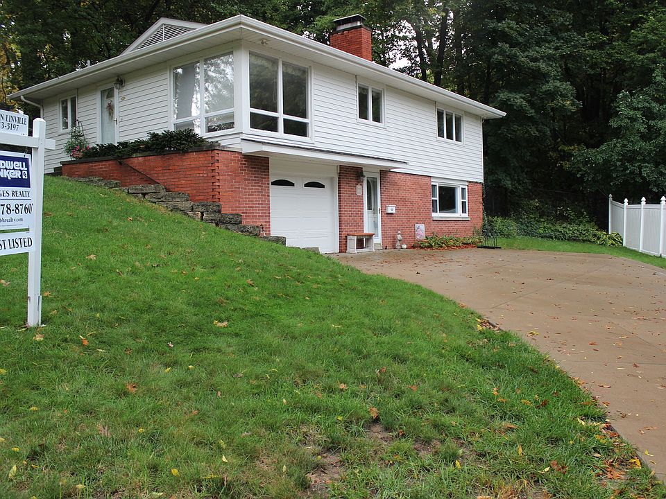 1st image of 1409 Parkwood Dr SE