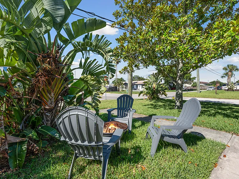 219 Arricola Ave #B — Photo 43