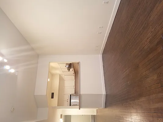 Rented by Batra Group Inc | media 33